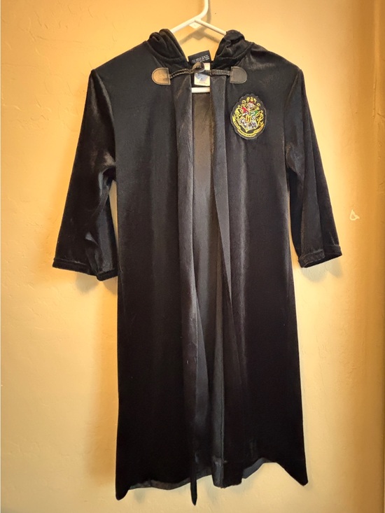Warner Bros. Other - Harry Potter Black Velvet Hooded Robe with Draco Slytherin Patch Child’s Medium